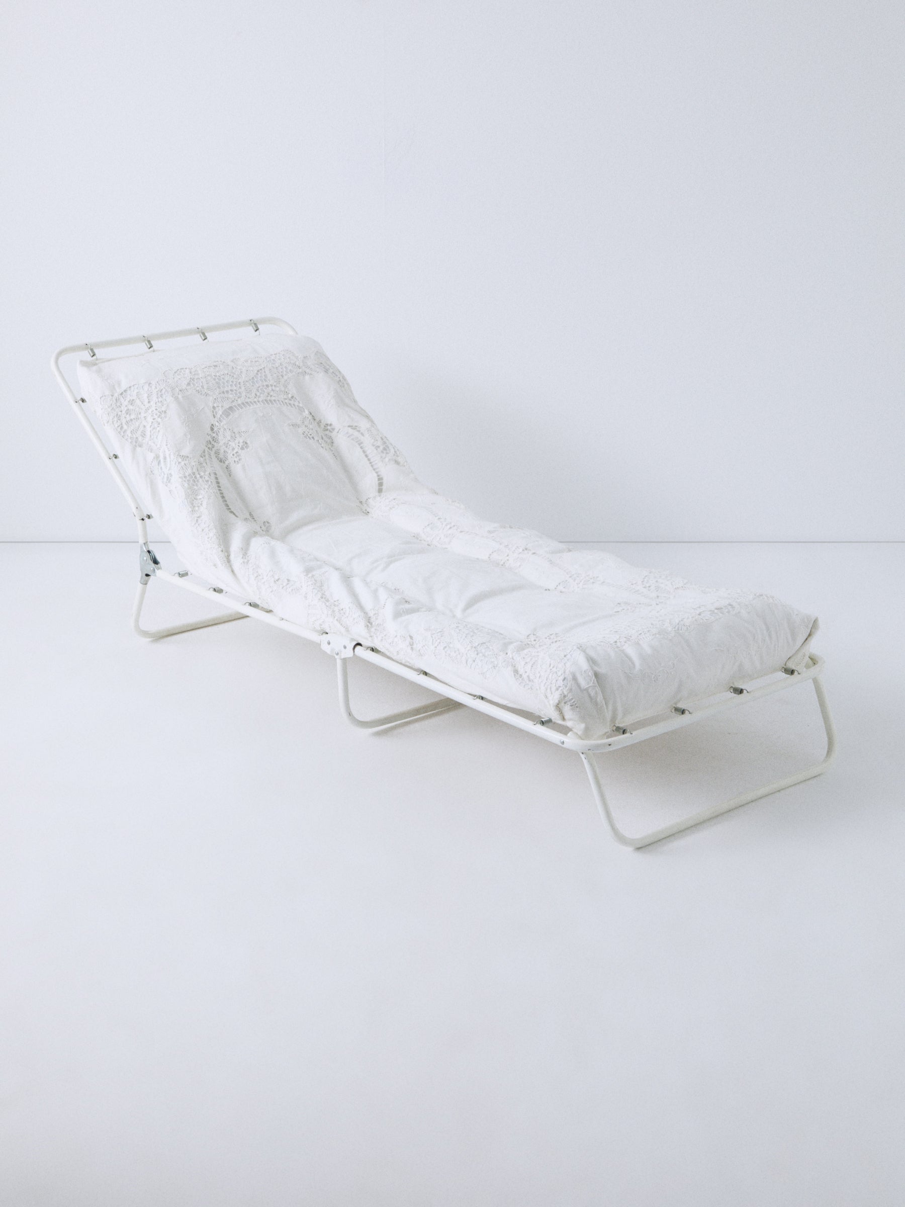 White Lace Deck Chair